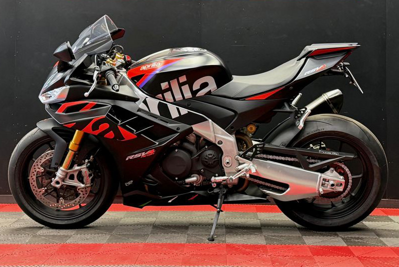 Aprilia RSV4 Factory ABS