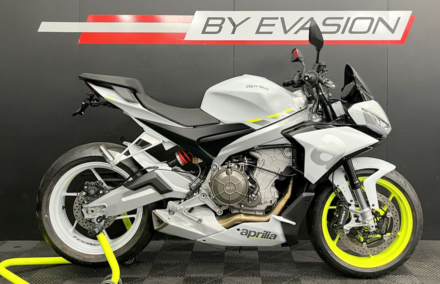 Aprilia Tuono 660 blanc
