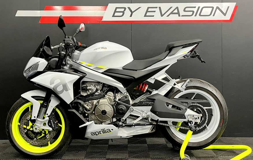 Aprilia Tuono 660 blanc